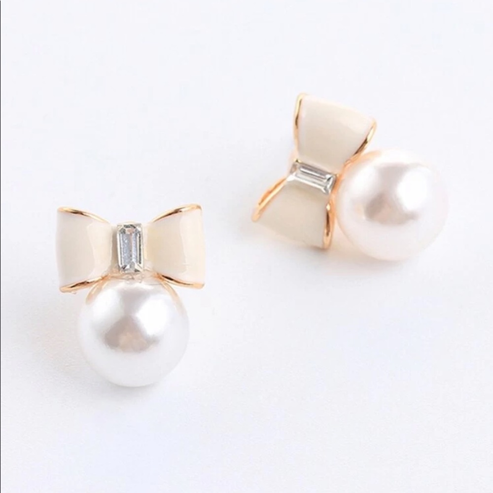 3/$30 CUTE WHITE BOW & PEARL STUD EARRINGS